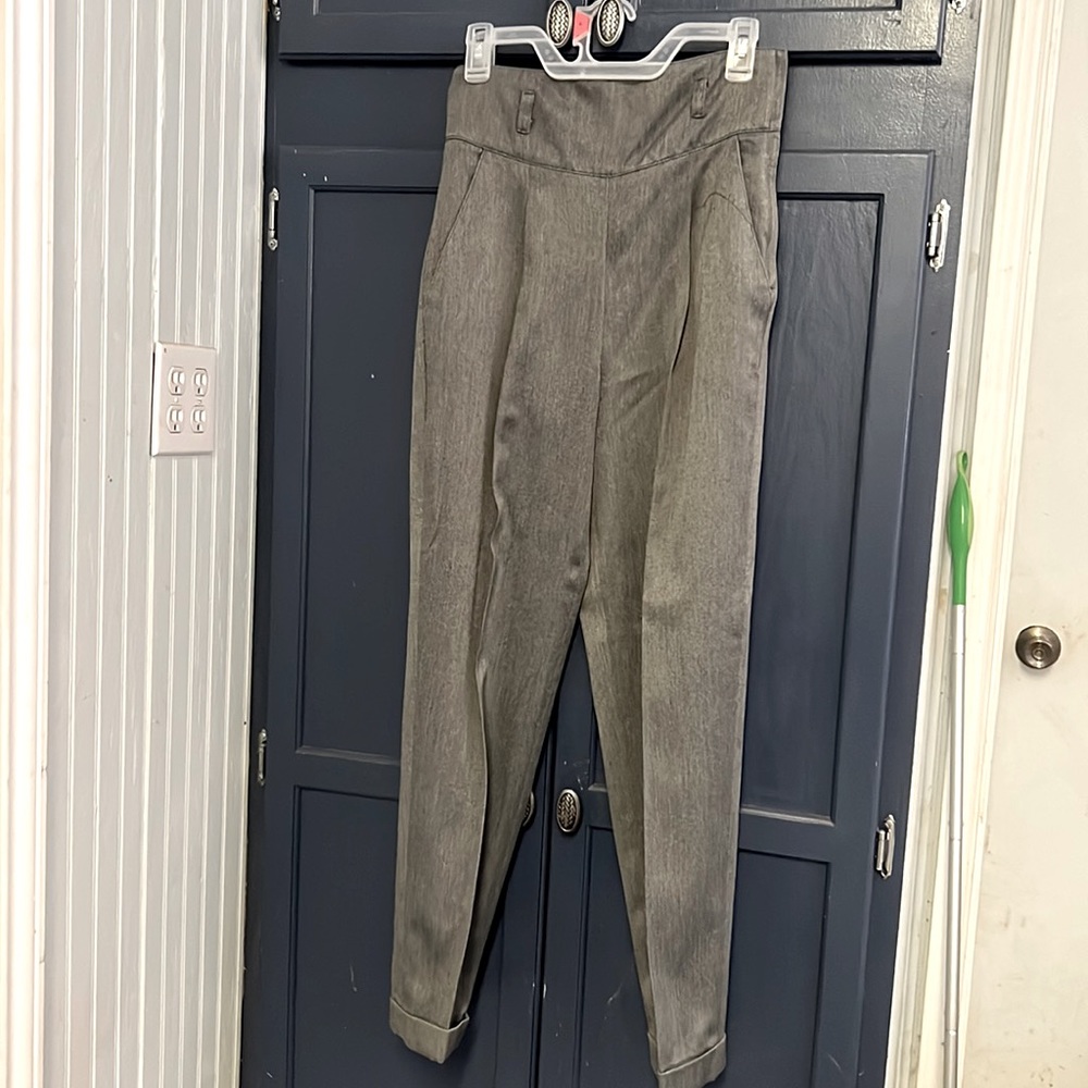 Vintage 80’s high wasted slacks size 5/6, 28” inseam side zip